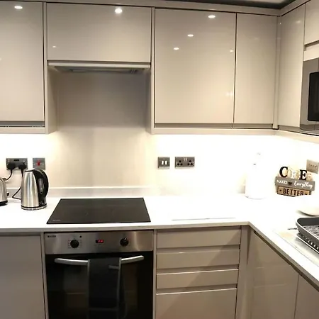 Onpoint - Fantastic 1 Bedroom Apt Central Leeds Apartment *