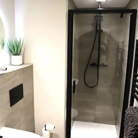 Onpoint - Fantastic 1 Bedroom Apt Central Leeds *