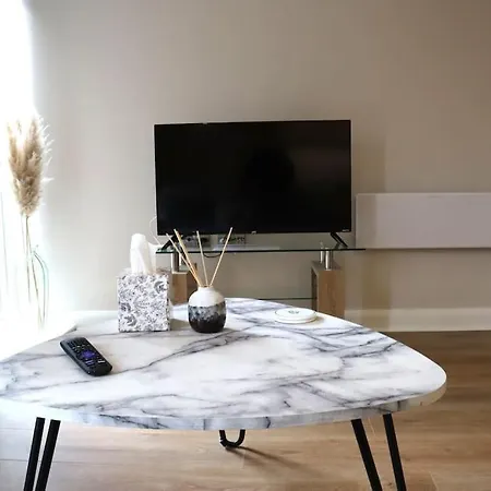 Onpoint - Fantastic 1 Bedroom Apt Central Leeds Apartment *